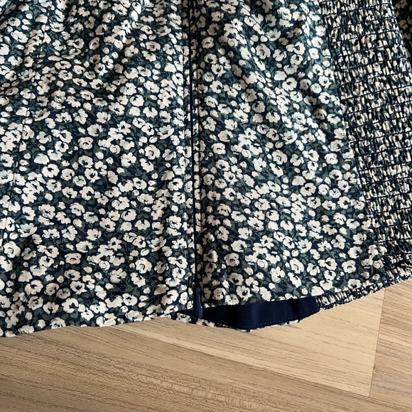 Abercrombie Square Neck Floral Puff Sleeve Top - Picture 3 of 3